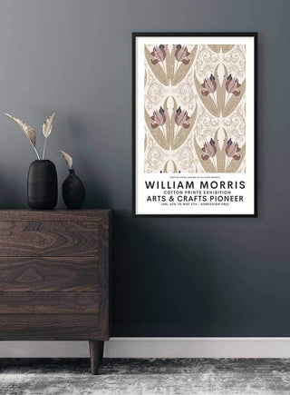 Framed William Morris Red Tulips Plakat on a dark wall above a wooden dresser with decorative vases.